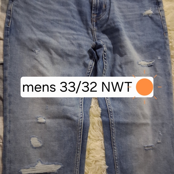 Old Navy Men's Relaxed Light Blue Distressed Jeans - Picture 1 of 1